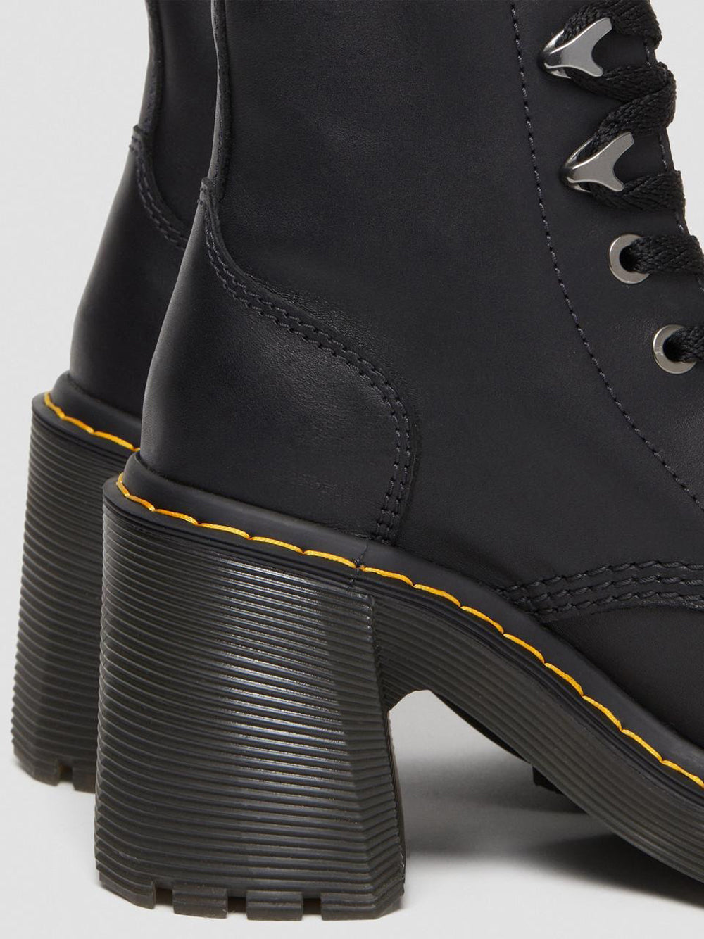 DR. MARTENS Tronchetti Donna - Nero modello JESY