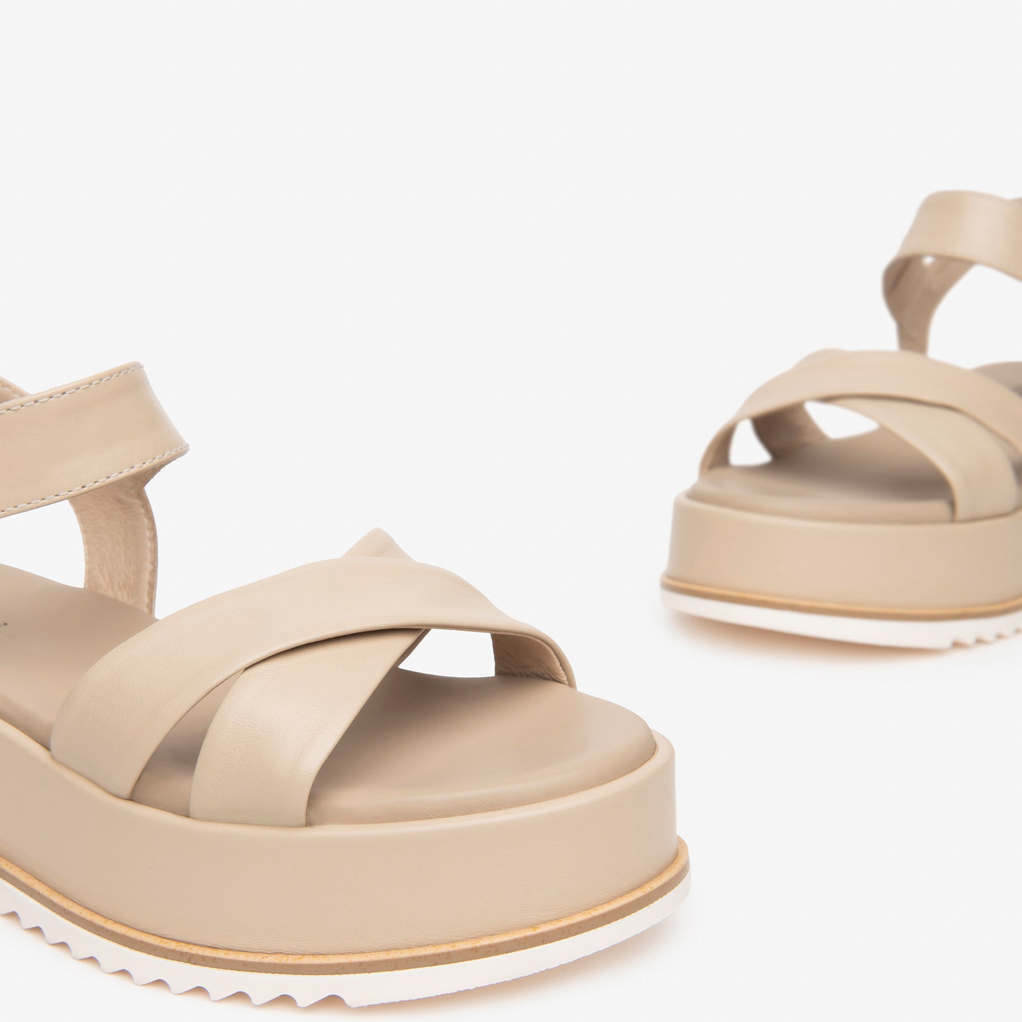 NERO GIARDINI Sandali platform Donna - Bianco modello E410740D