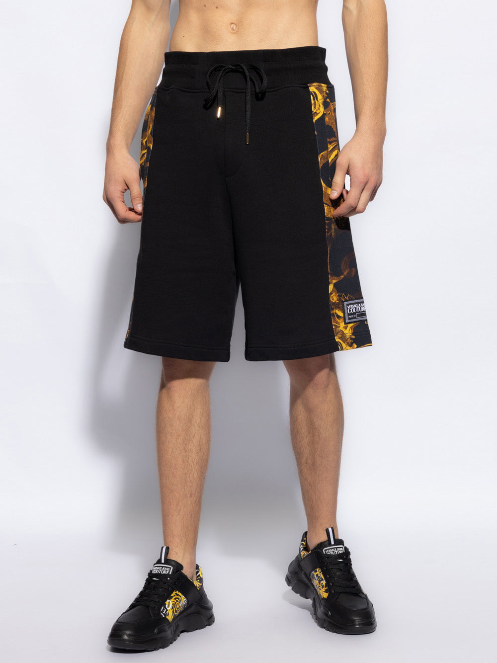 VERSACE JEANS COUTURE Shorts Uomo - Nero modello 76GAD3C0