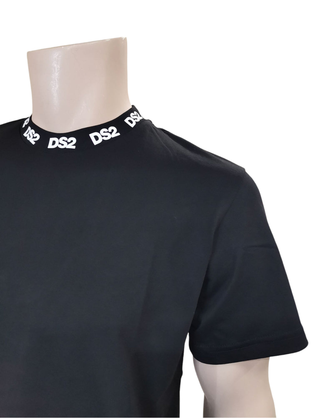 DROP SEASON 2 T-shirt Uomo - Nero modello SS25261